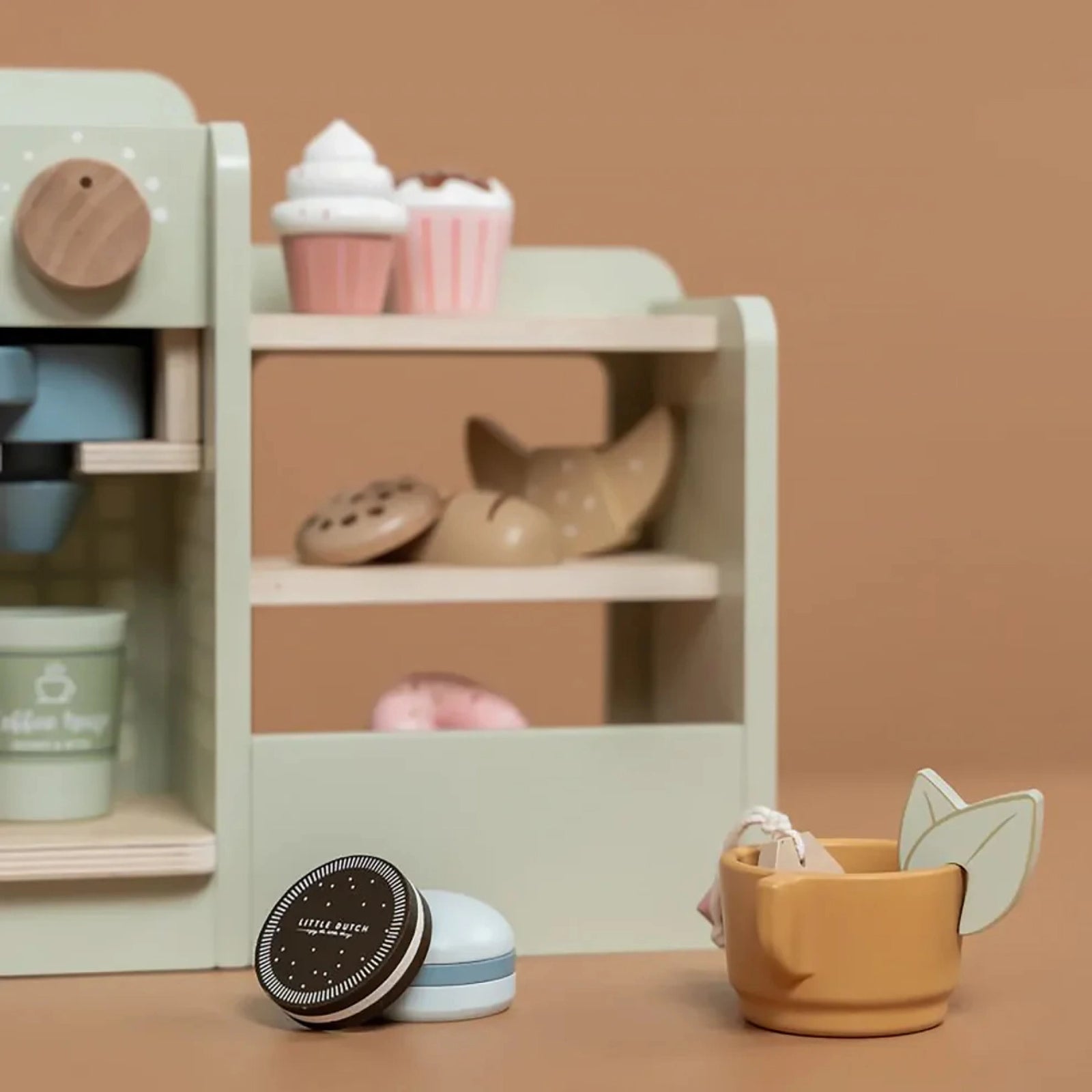 Wooden ramp racer cars